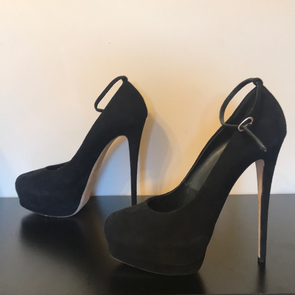 Giuseppe Zanotti Black Suede Platform fits size 9!